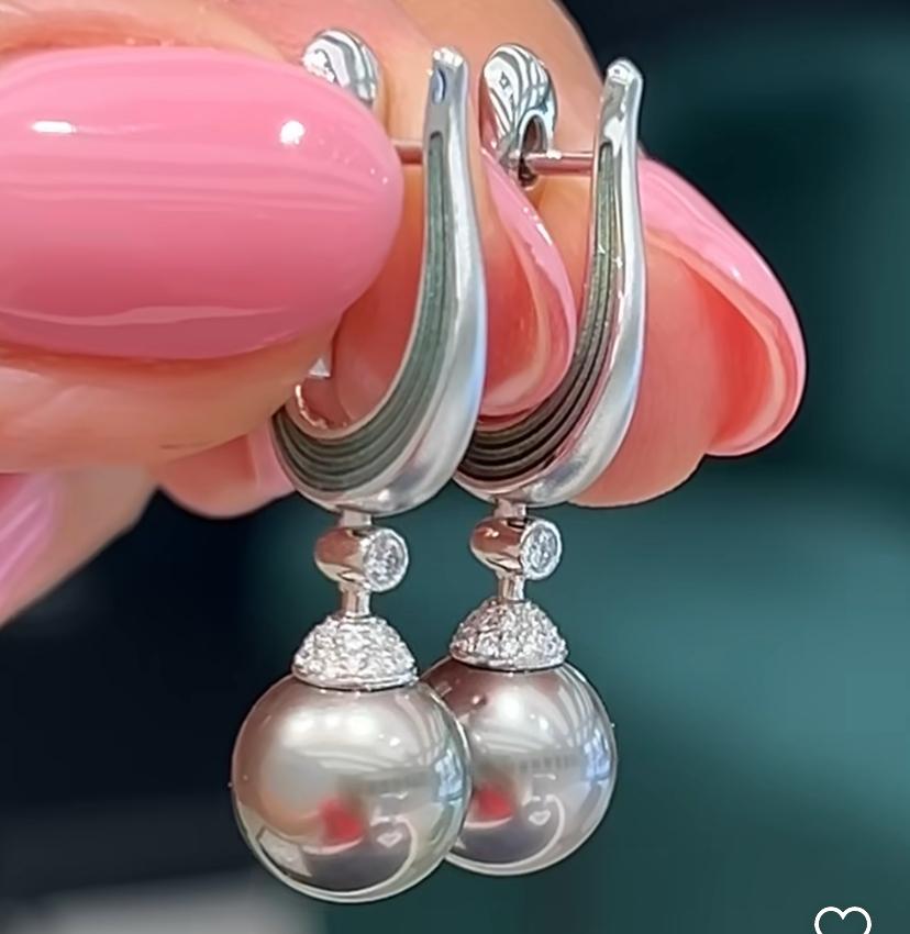 W earings  #300825
